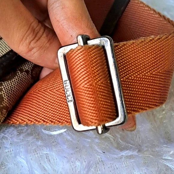 Auth Vintage Gucci Monogram GG Belt Bag with Dustcover on SALE !! - Picture 4 of 12